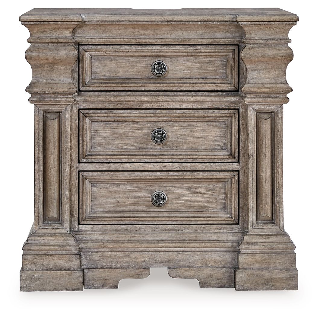 Ashley Furniture Blairhurst - Three Drawer Night Stand - Light Grayish Brown - Image 4