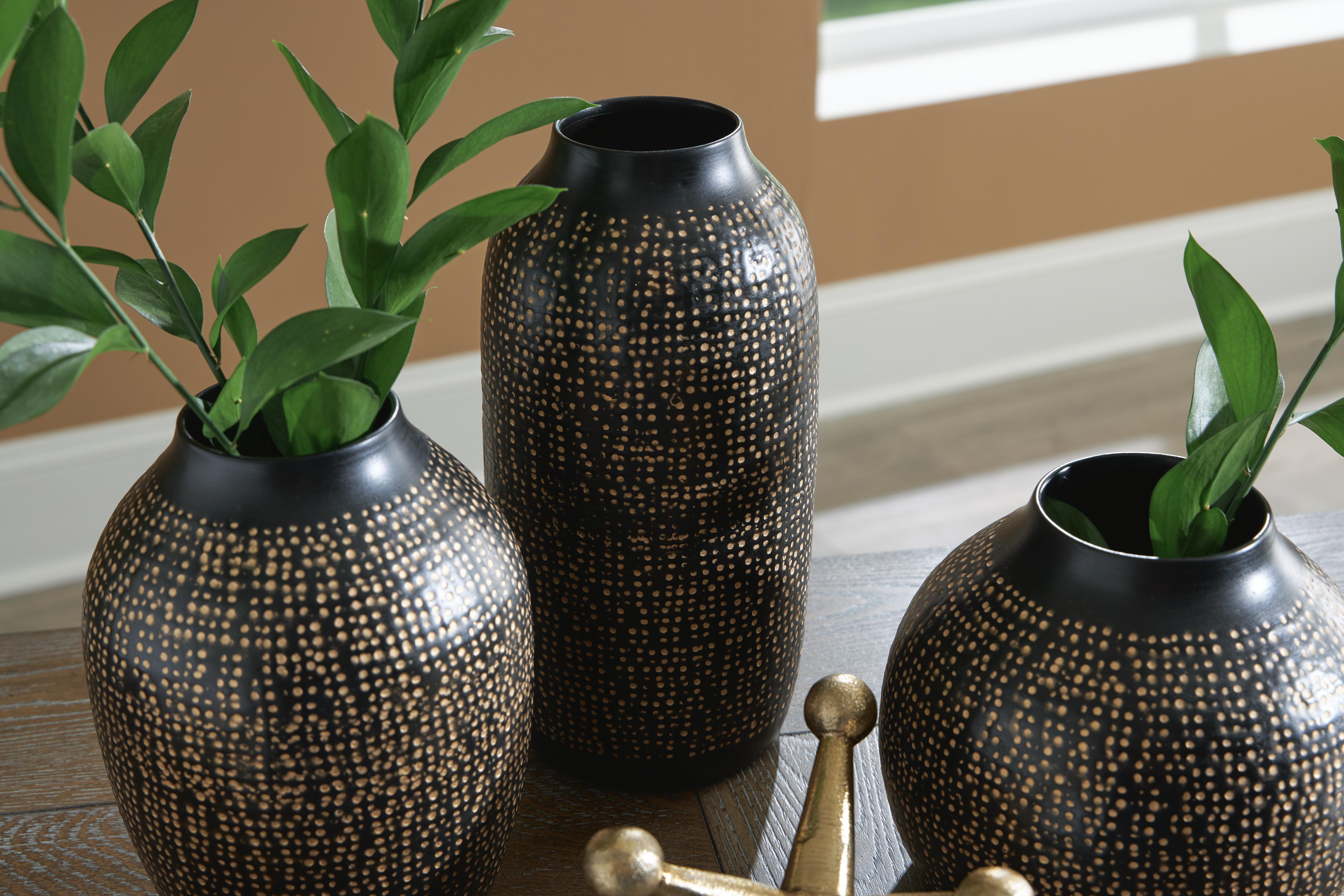 Vinburn - Accessory Set (Set of 5) - Black / Gold Finish