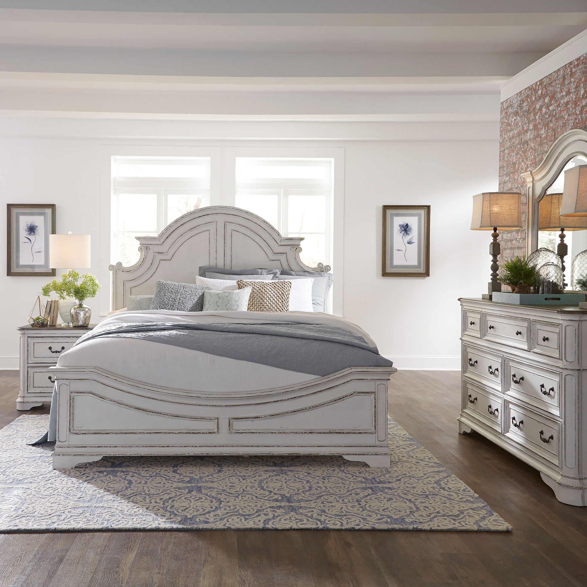 Liberty Furniture Magnolia Manor - 4 Piece Bedroom Set (King Panel Bed, Dresser & Mirror, Nightstand) - White