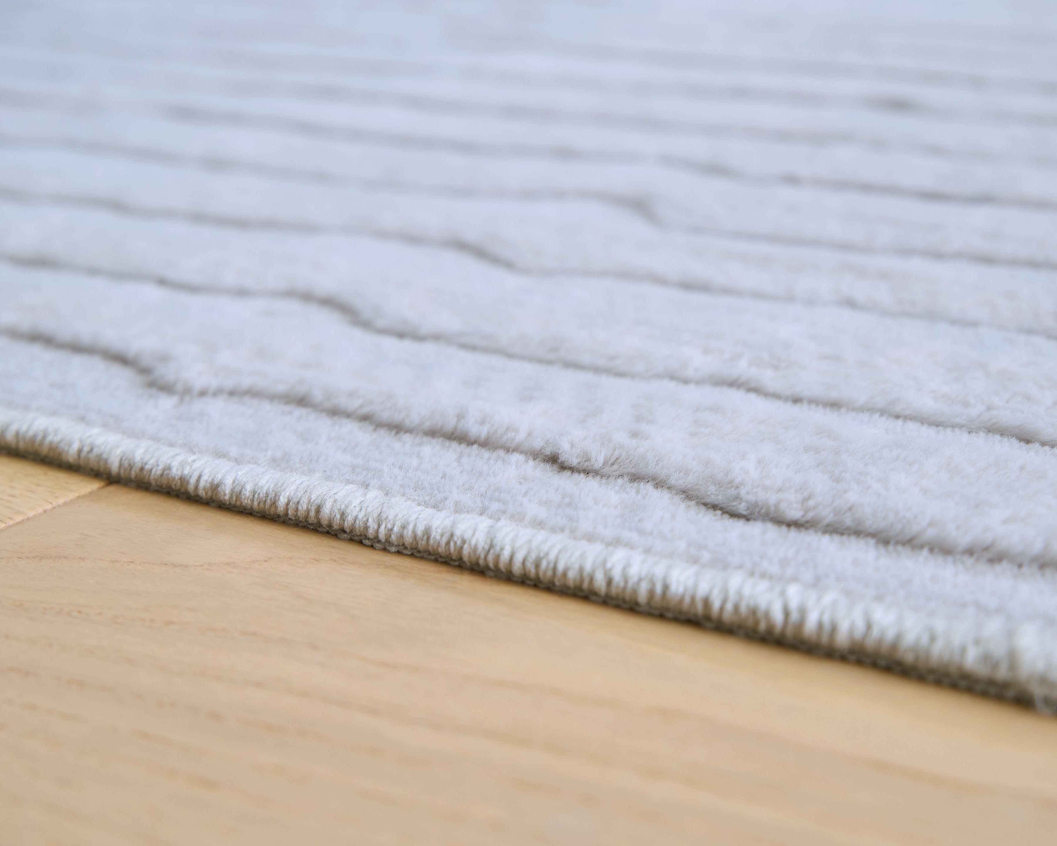 Worthley - 5' x 7' Washable Rug - Gray