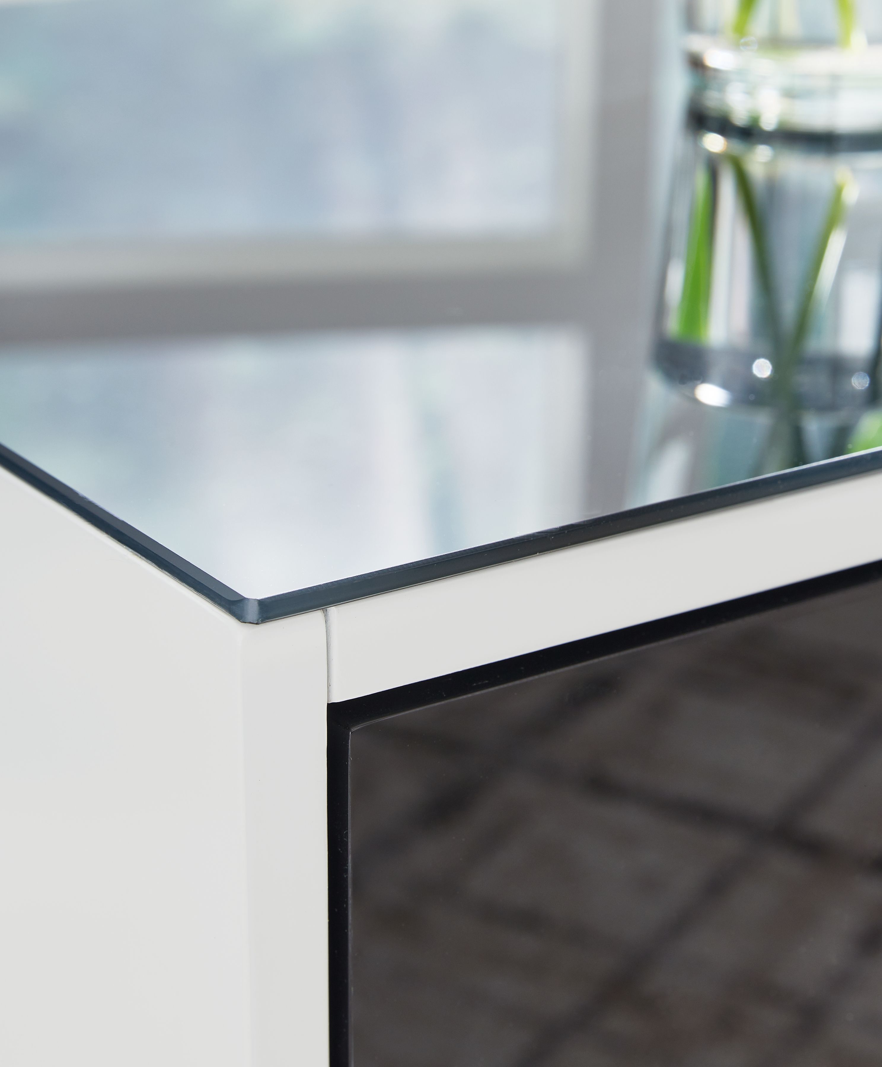 Ashley Furniture Gardoni - Rectangular End Table - White / Black - Image 8
