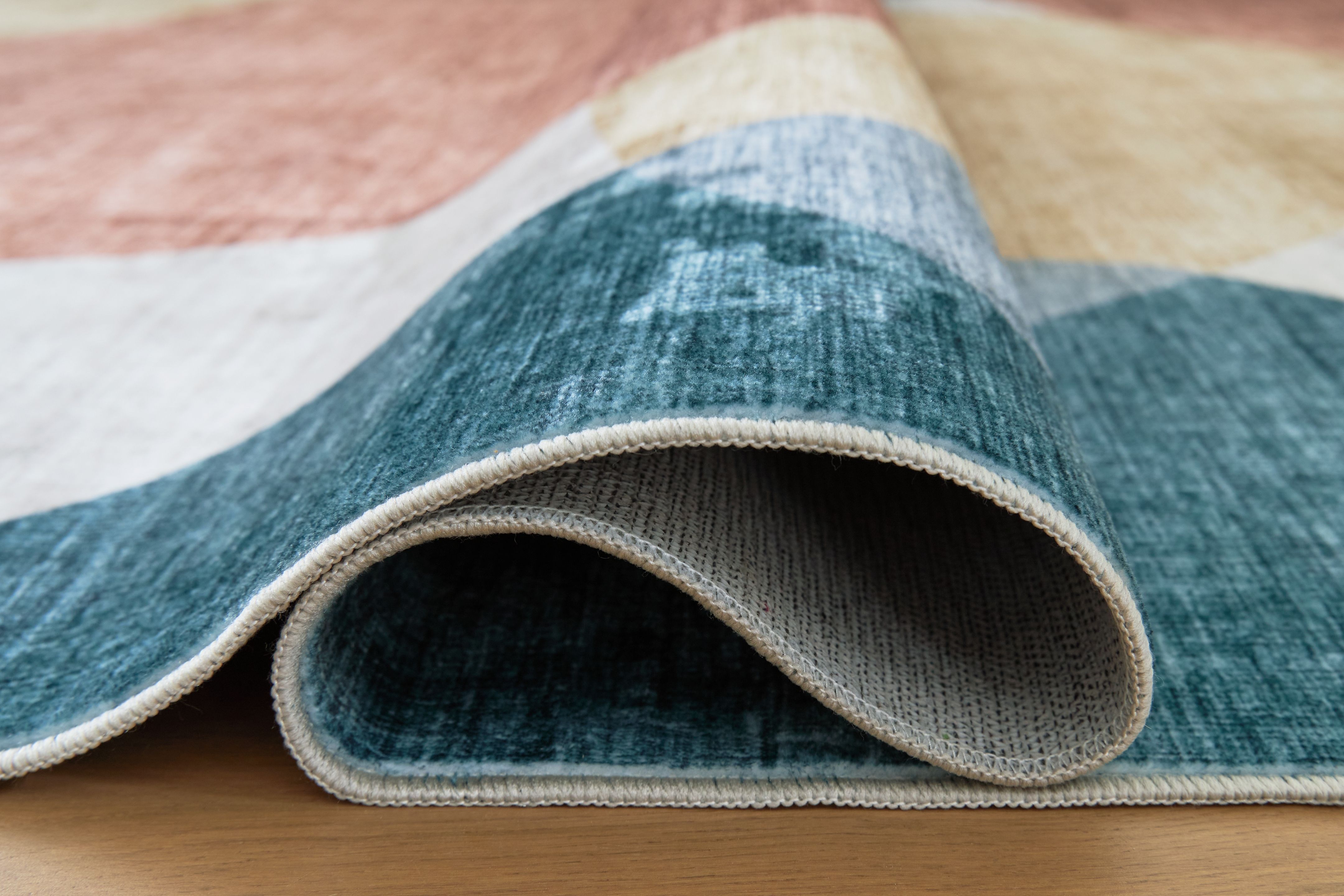 Chanleigh - 5' x 7' Washable Rug - Multi