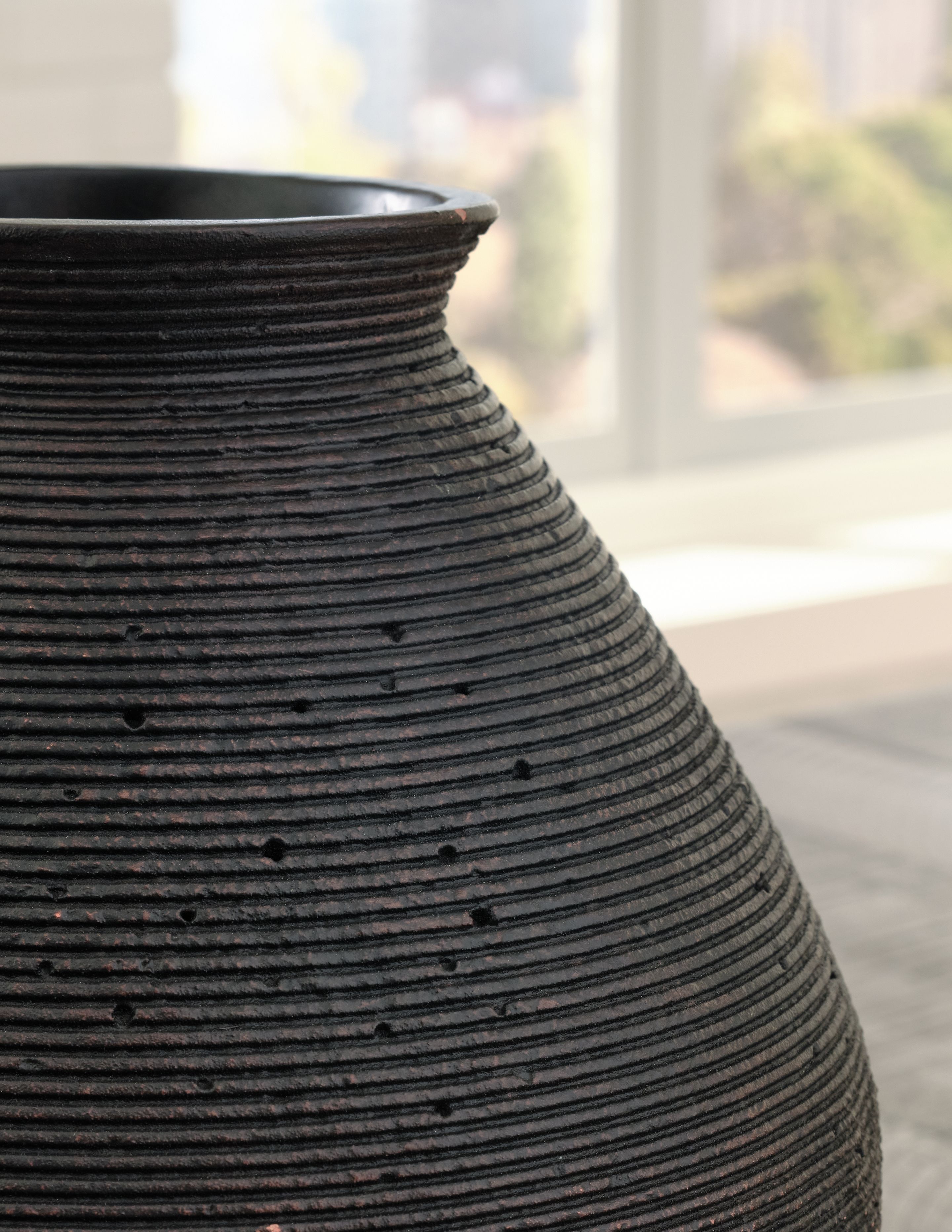 Hannela - Vase - Small - Antique Brown