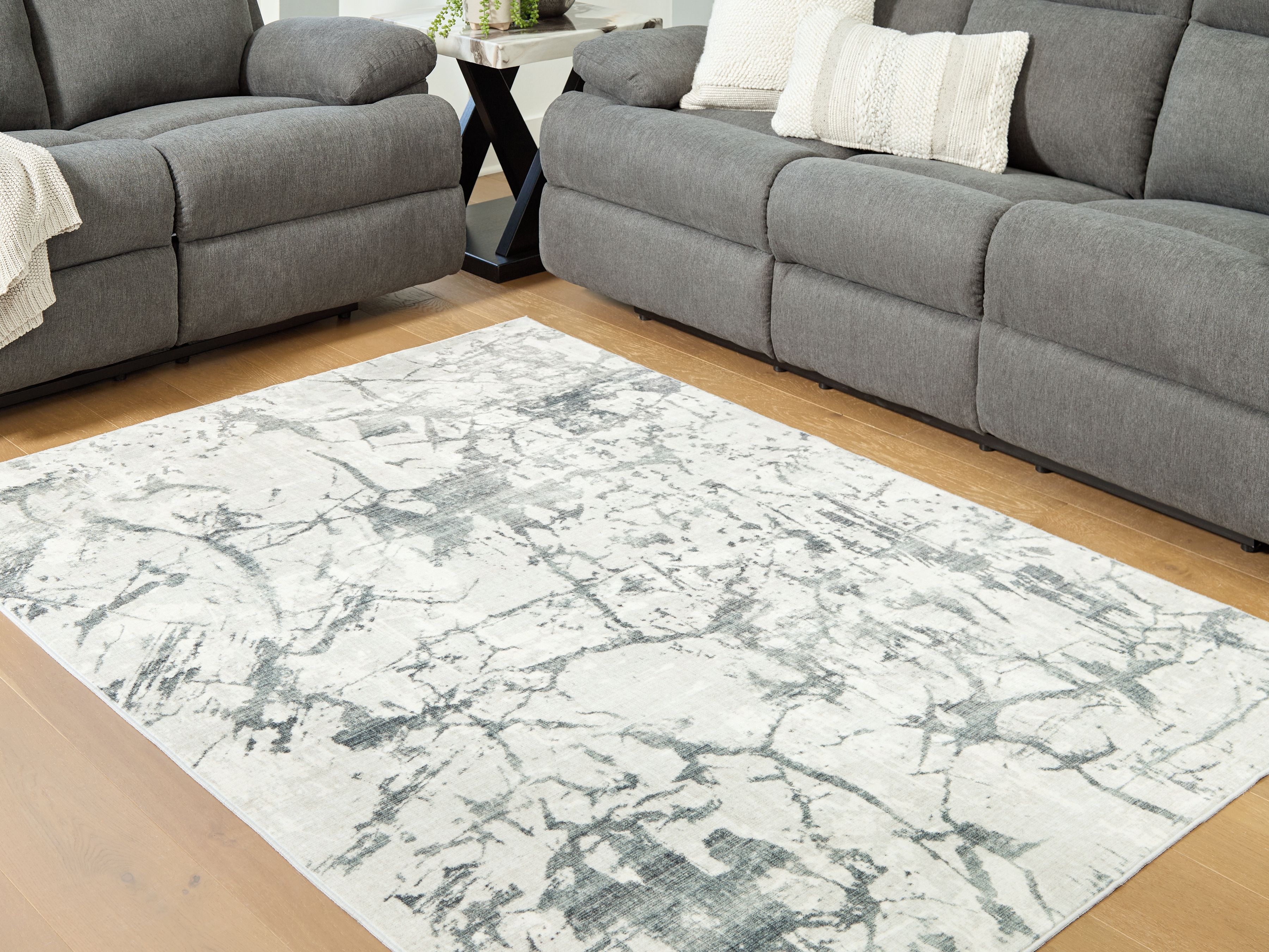 Tobinbury - 5' x 7' Washable Rug - Gray