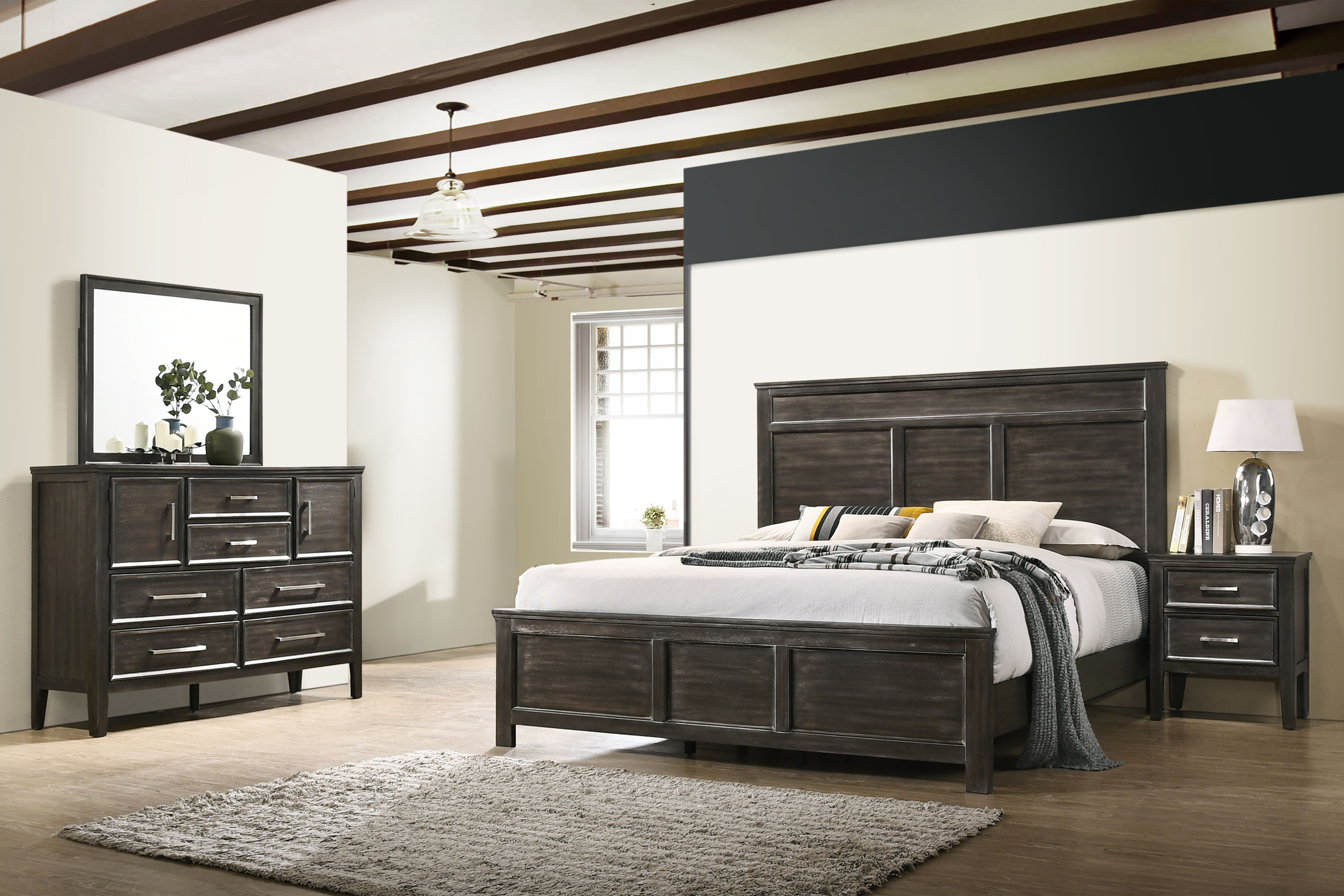 Queen · 4 Pc · Bed & Dresser & Mirror & Nightstand