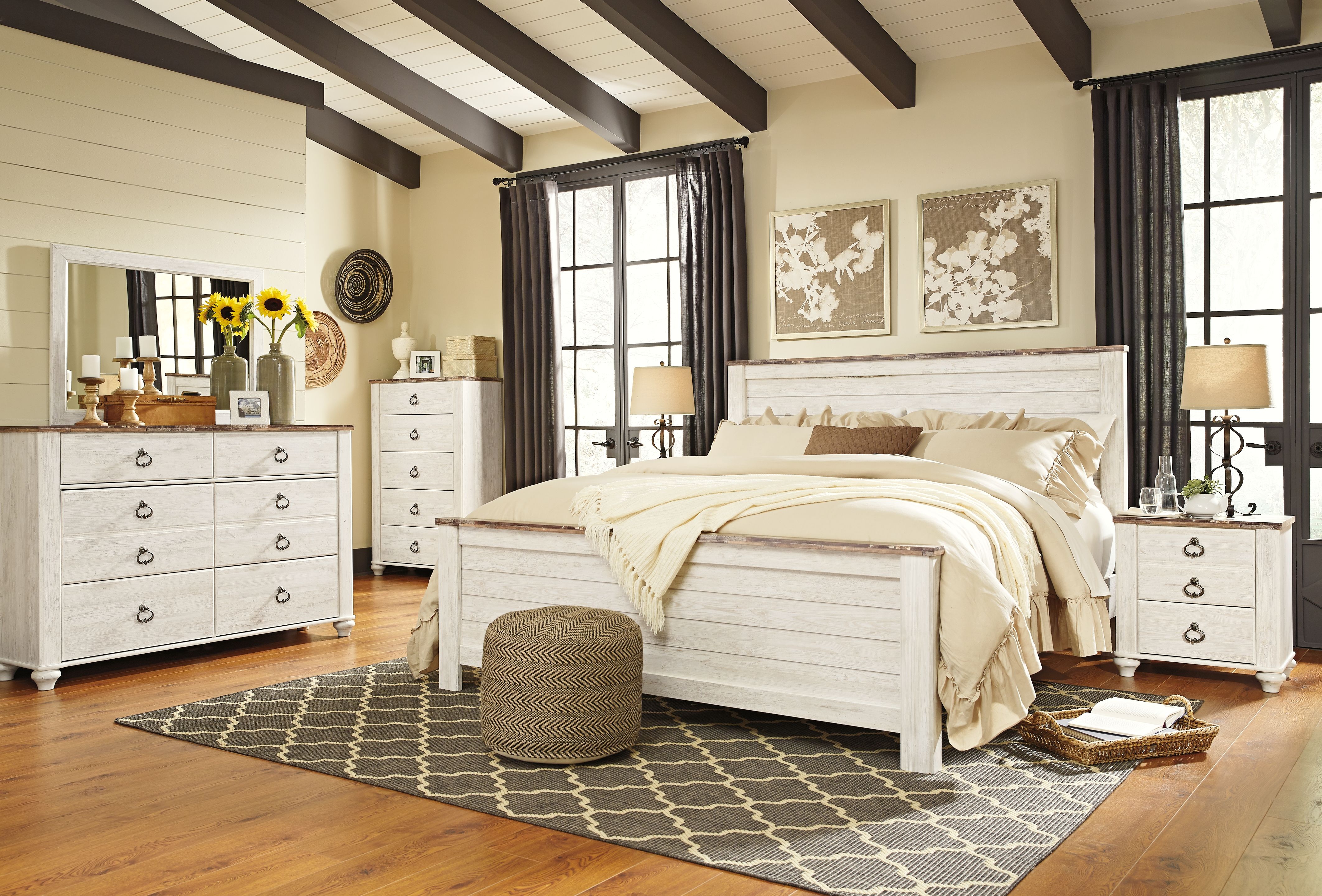 Willowton - King Panel Bed - Whitewash
