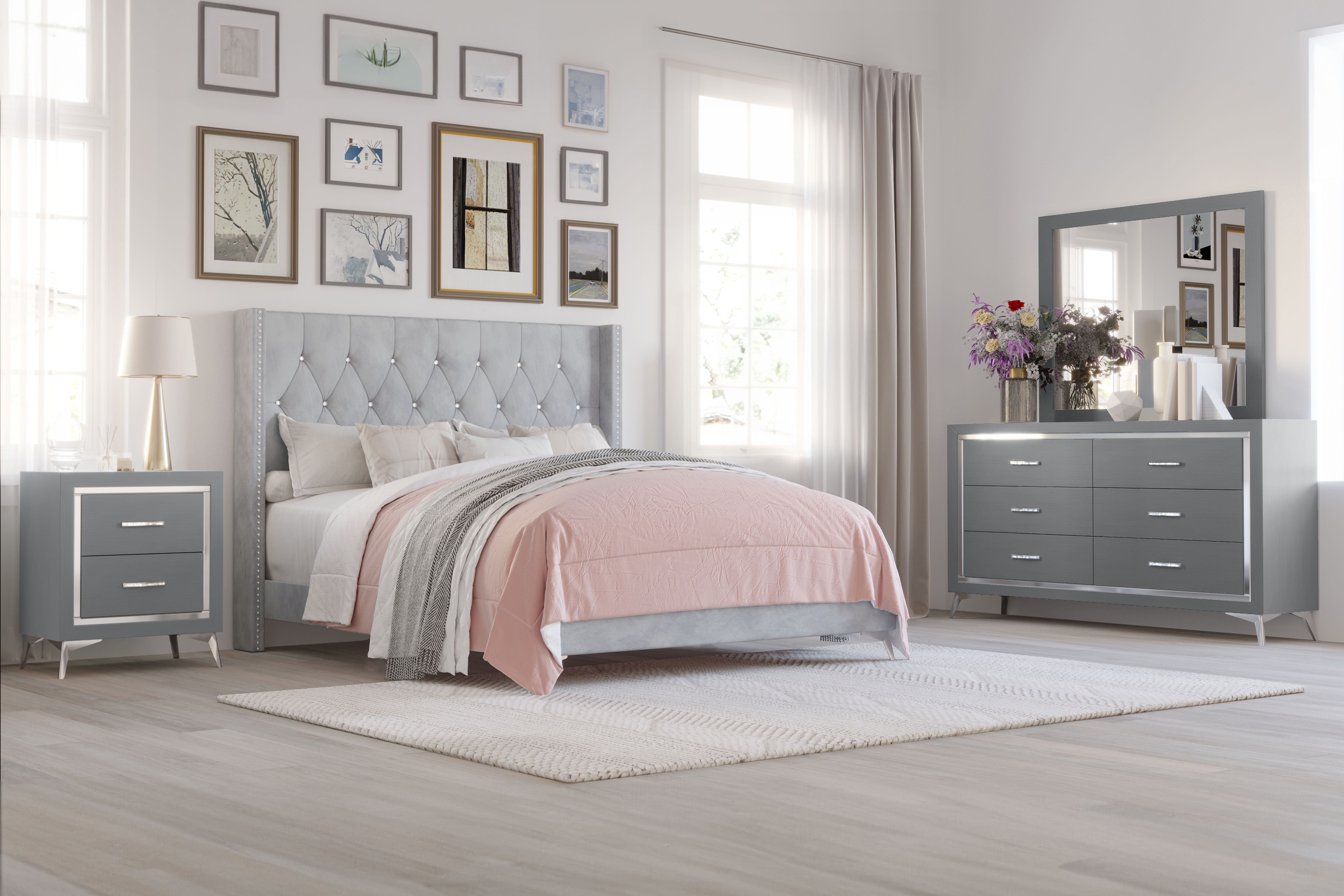 Queen · 4 Pc · Bed, Dresser, Mirror, Nightstand
