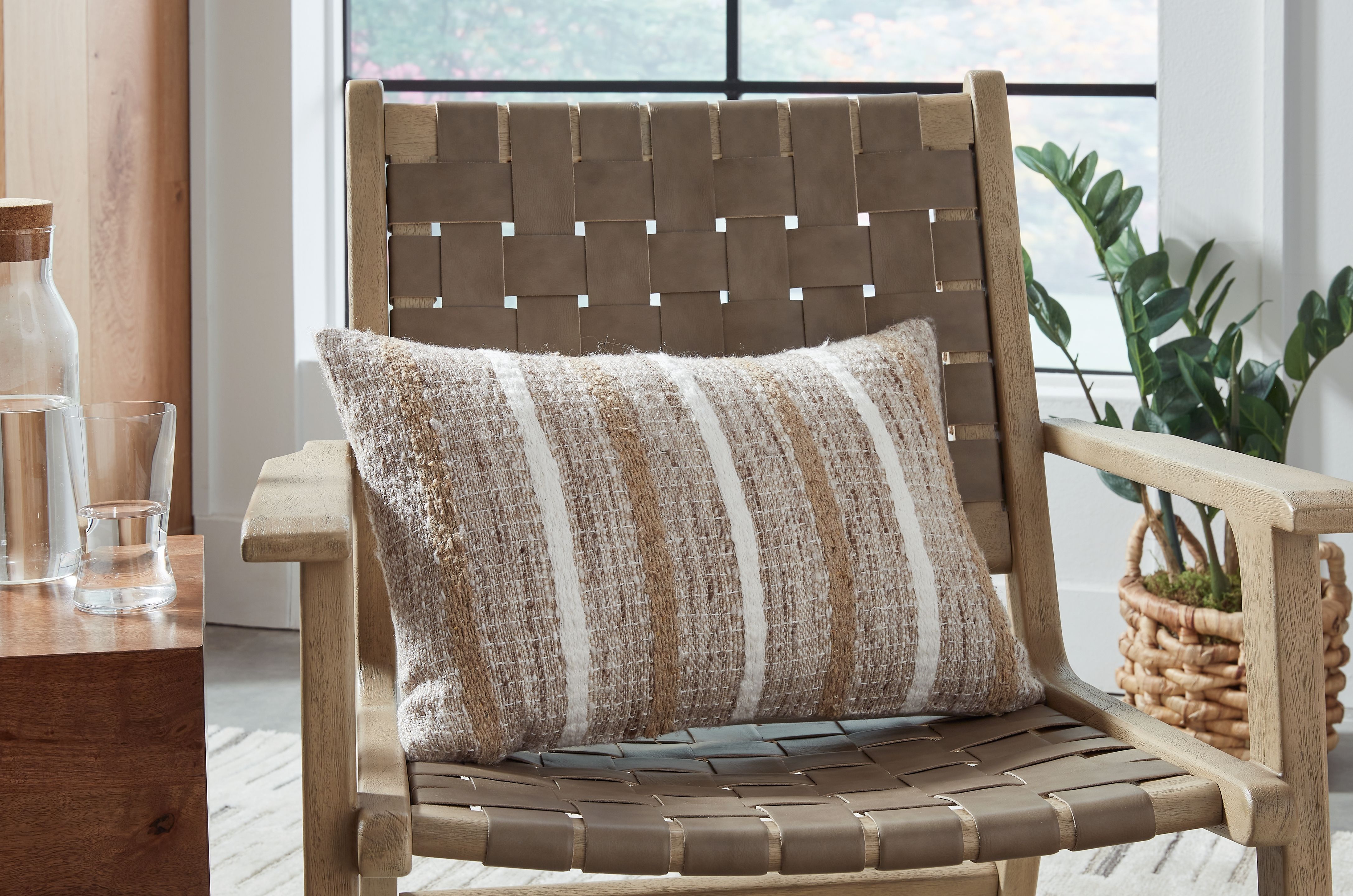 Benish - Pillow (Set of 4) - Tan / Brown / White