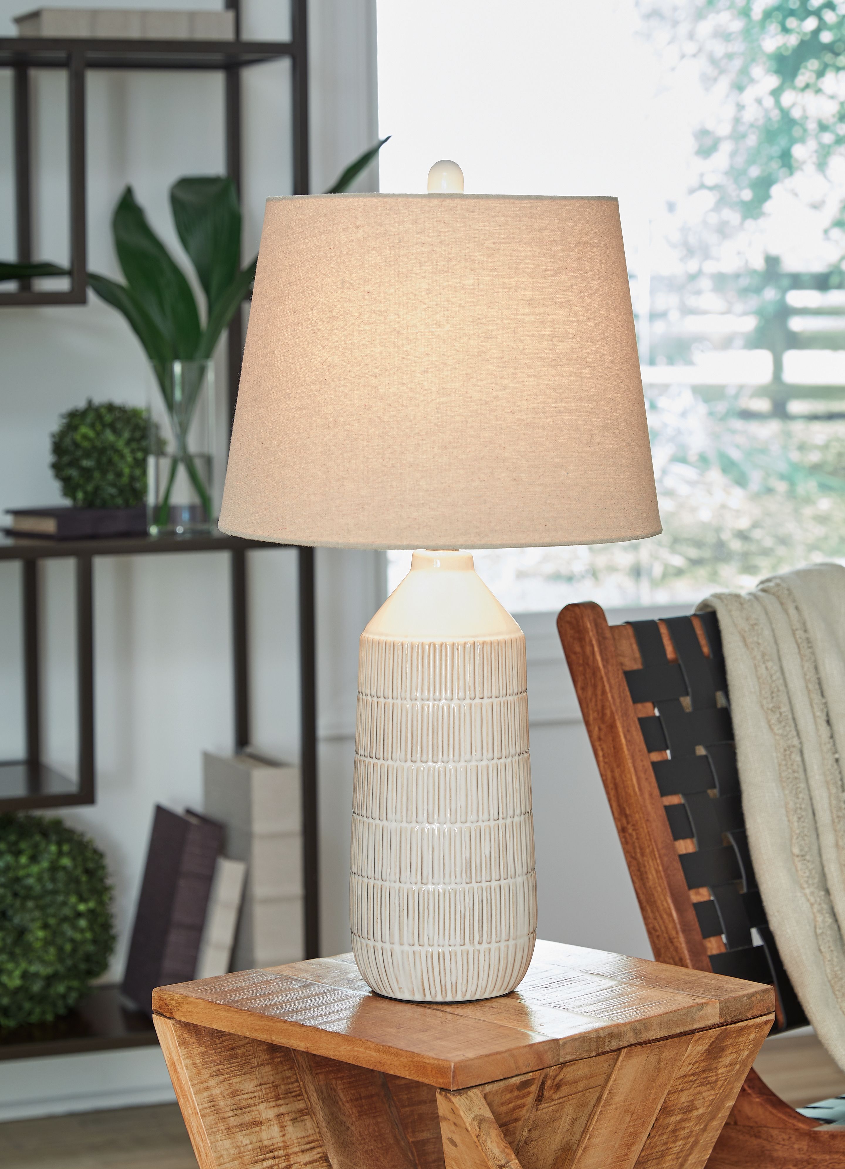 Ashley Furniture Willport - Ceramic Table Lamp (Set of 2) - Off White - Image 2