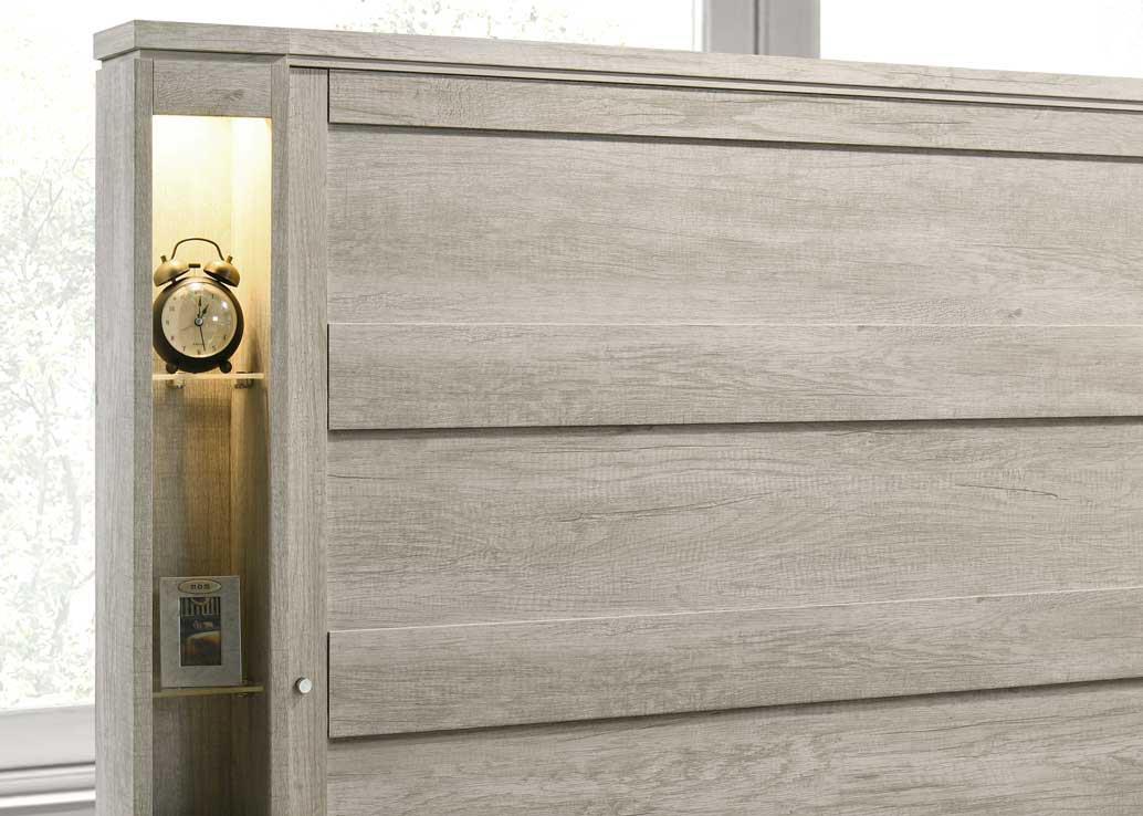 B318 - Queen Bed - Antique White
