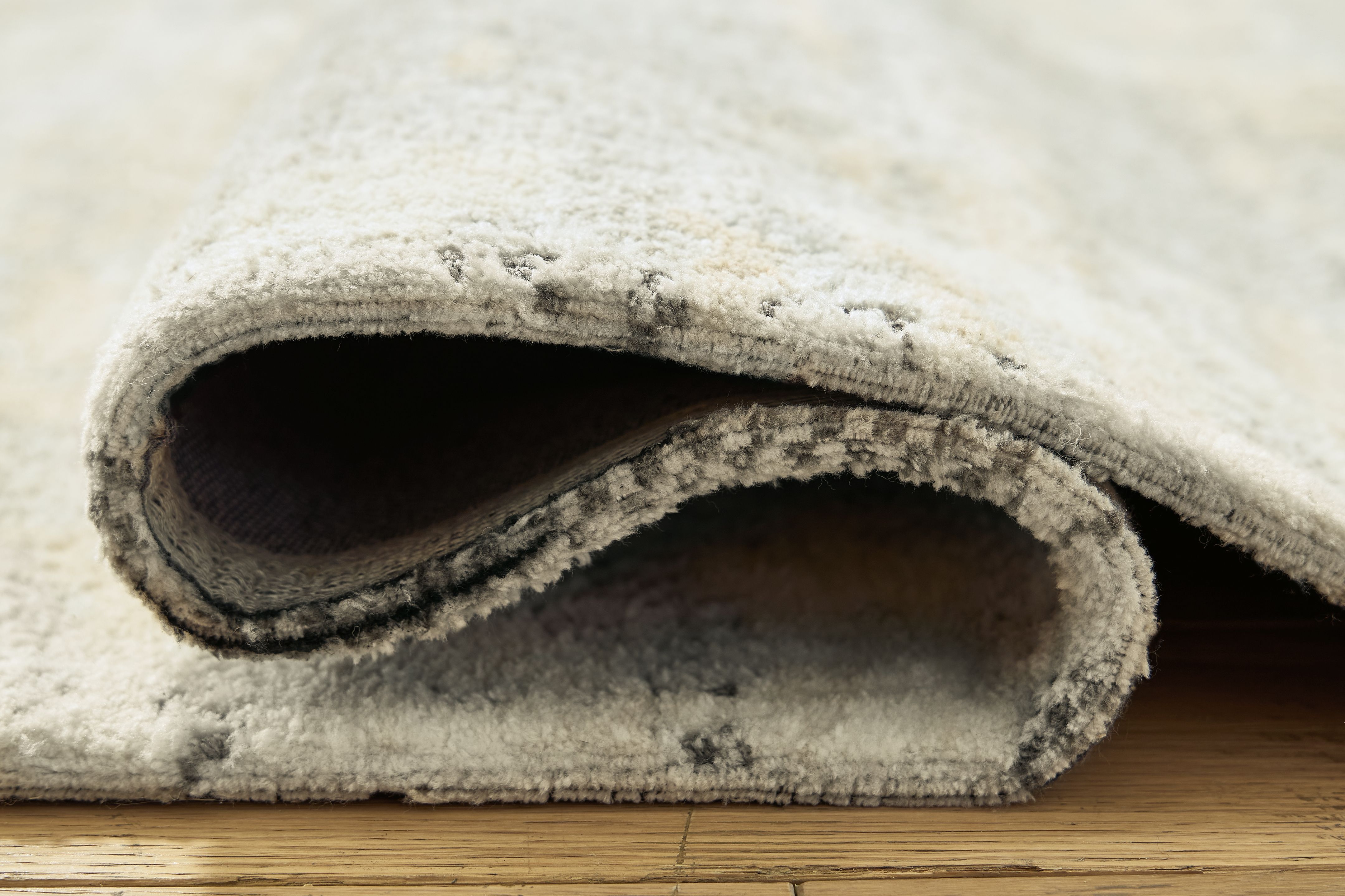 Raif - 9' x 12' Rug - Gray / White / Cream