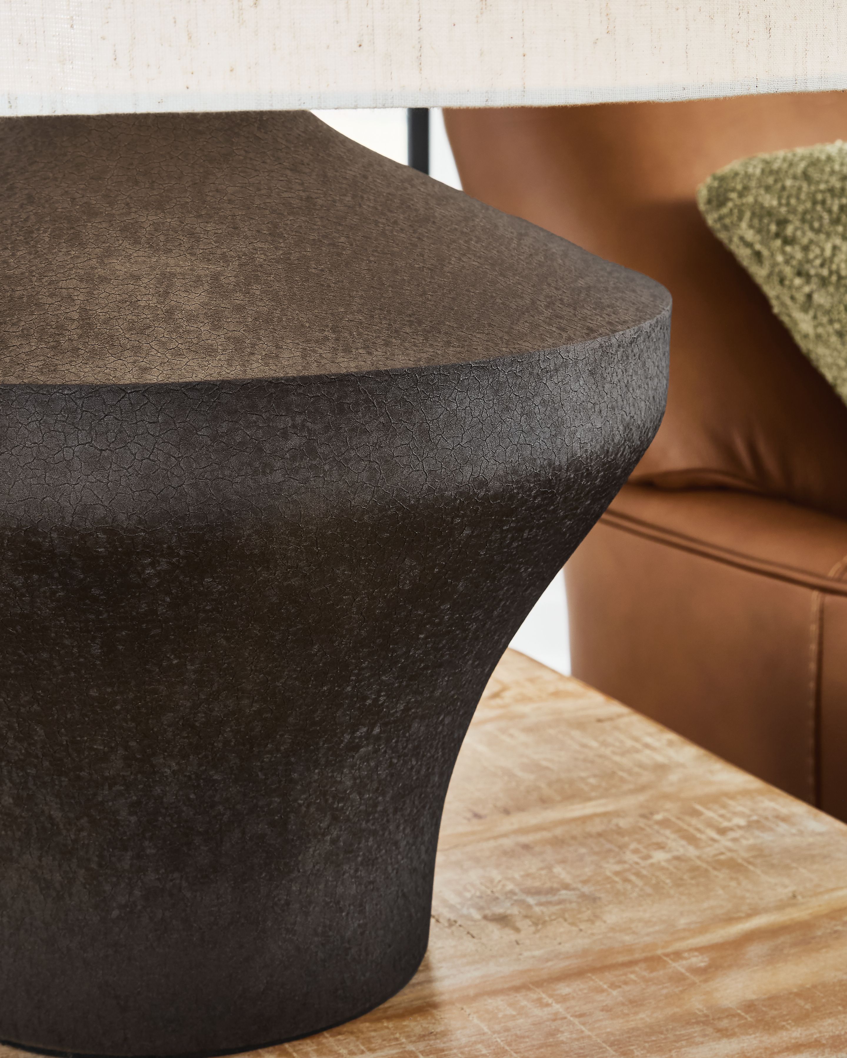 Ashley Furniture Dolanham - Metal Table Lamp - Distressed Brown - Image 3