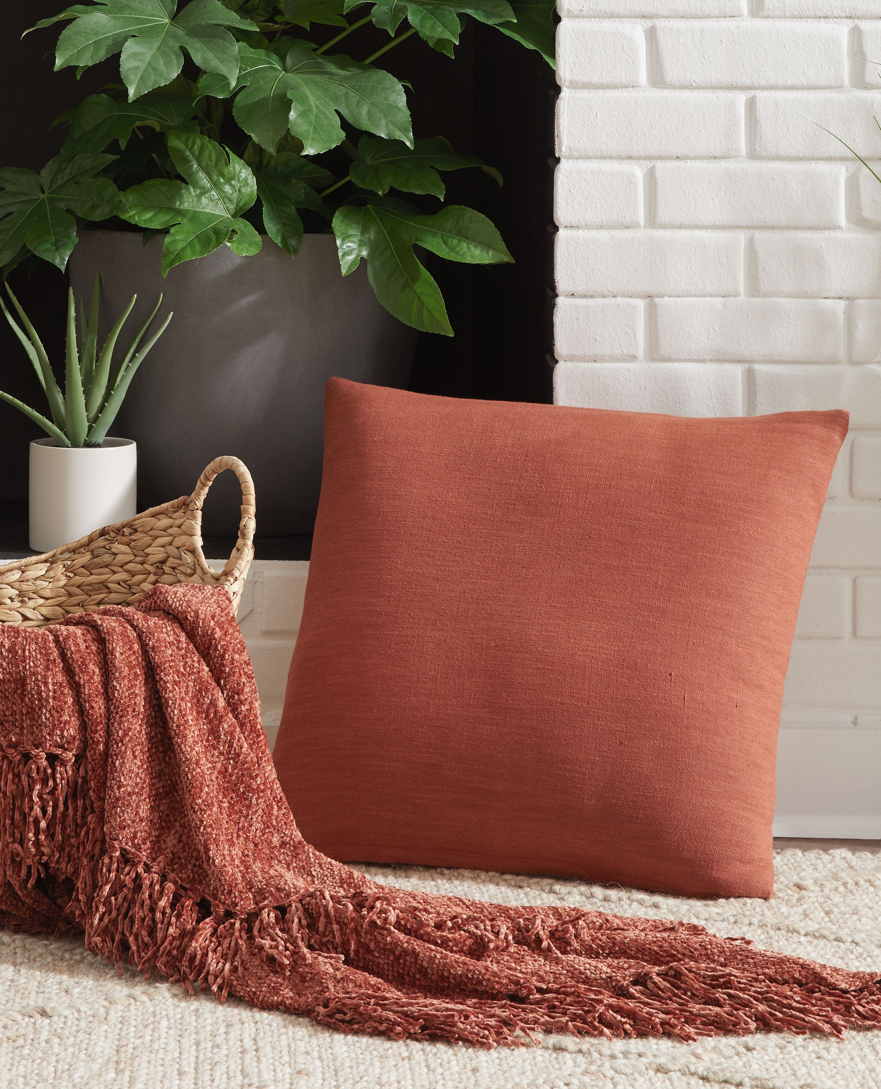 Thaneville - Pillow (Set of 4) - Rust