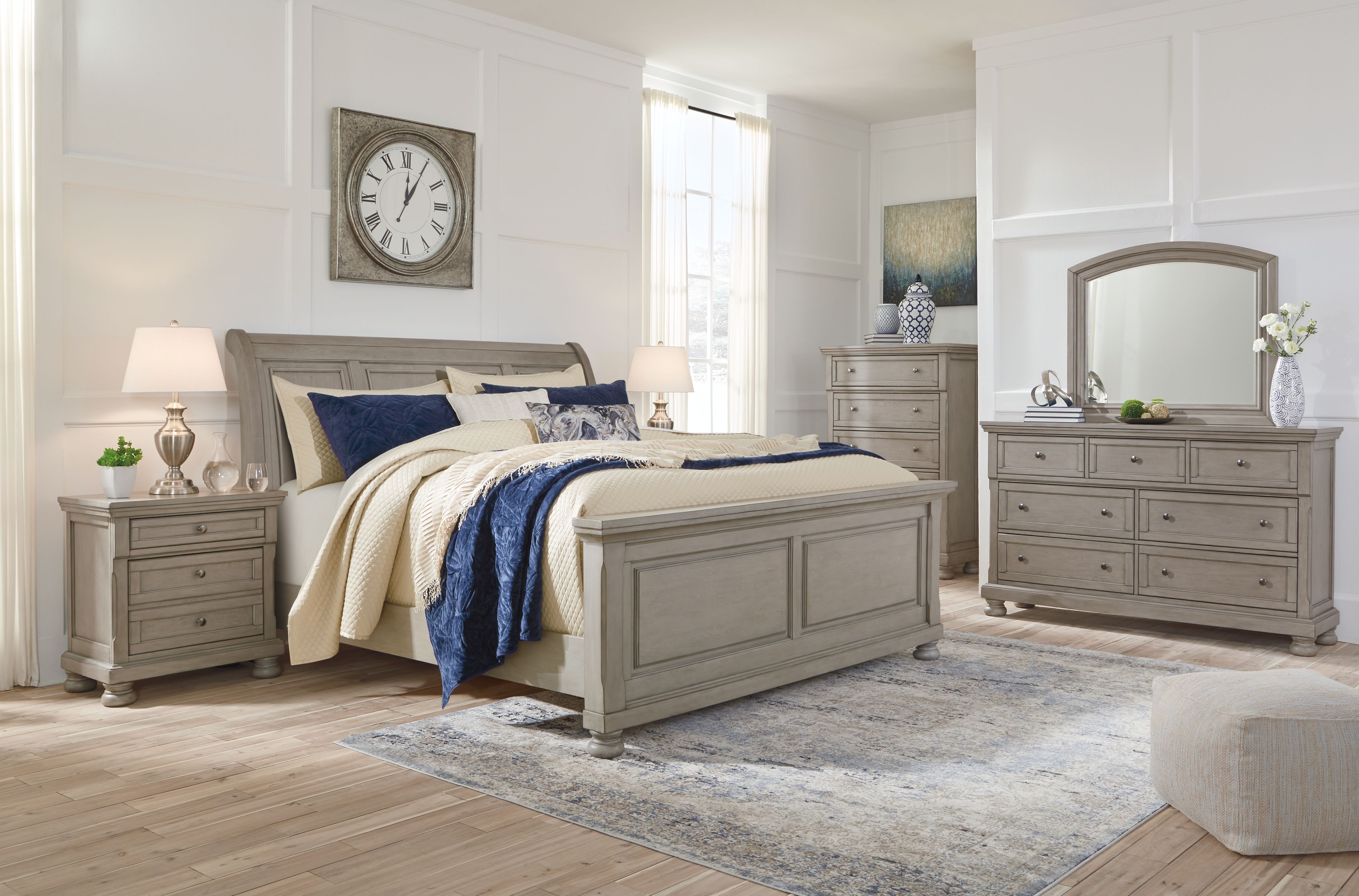 Queen · 5 Pc · Dresser, Mirror, Queen Bed