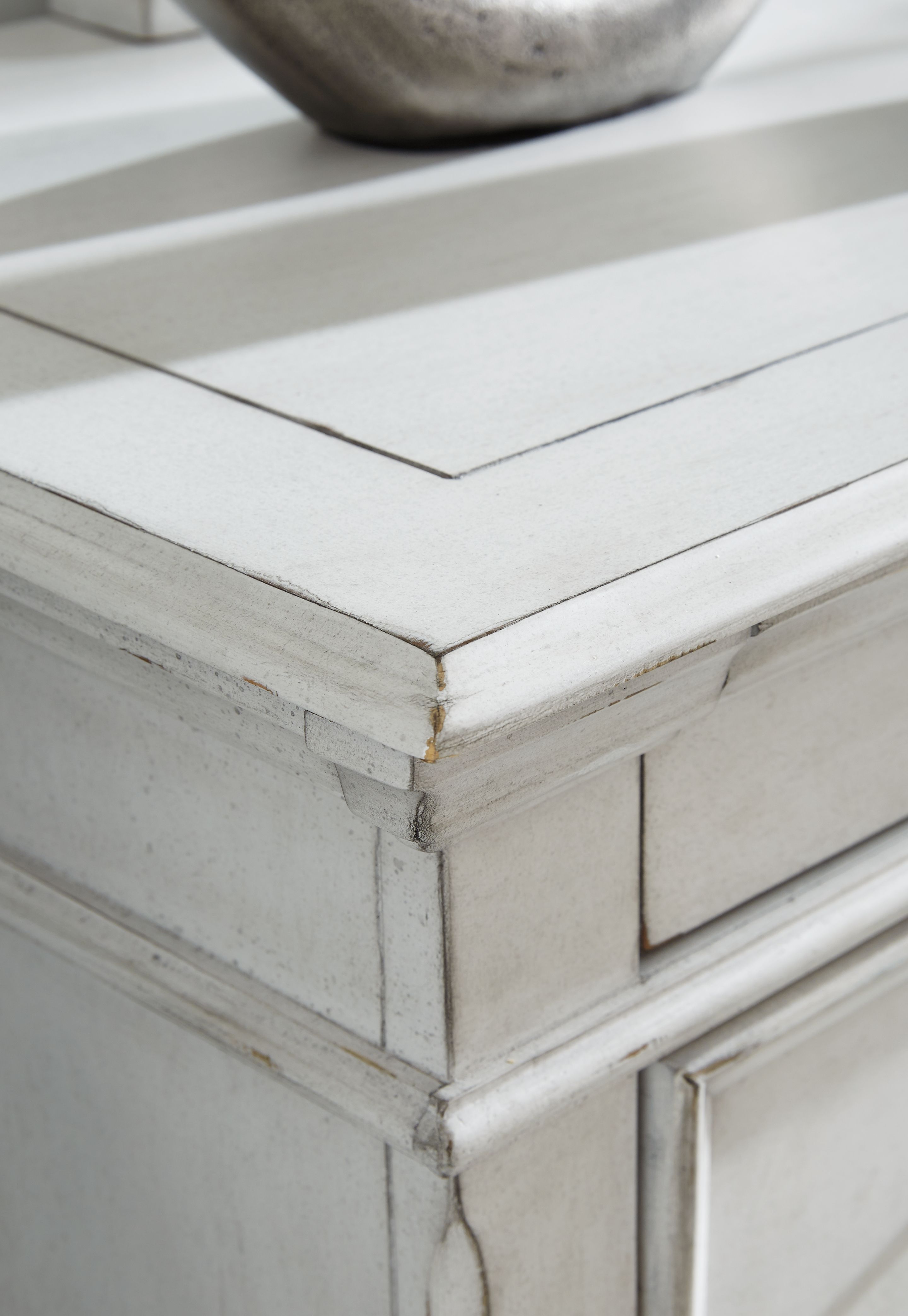Ashley Furniture Kanwyn - Dresser, Mirror - Whitewash - Image 7