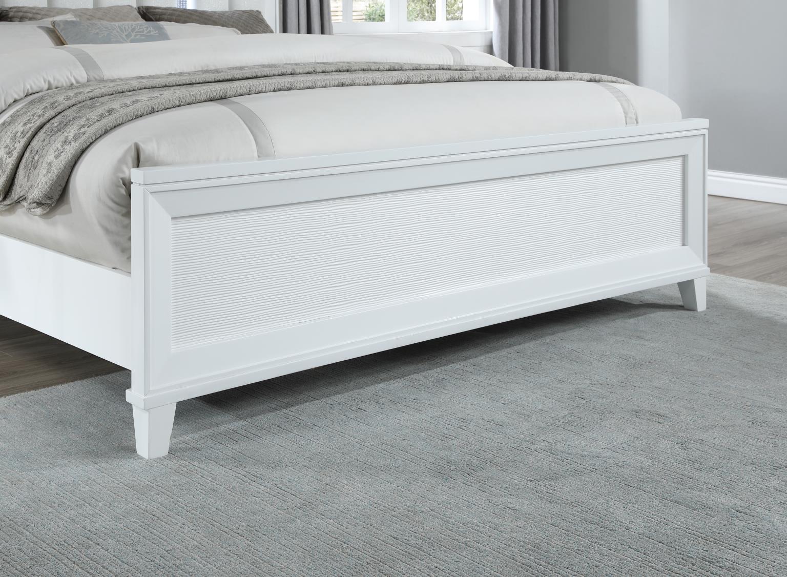 B240 - 3 Piece Bedroom Set (Queen Bed, Dresser, Mirror) - White